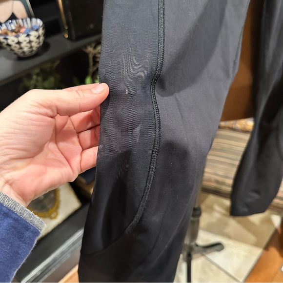 Lululemon Black Mesh Leggings – Size 8, Sleek & Sculpting - Picture 3 of 10